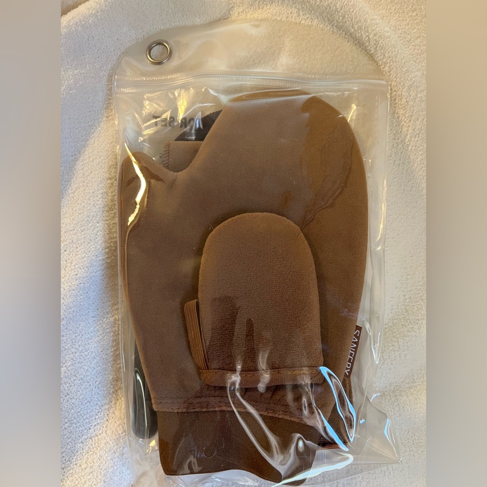 Self Tanning Mitt Kit *NWT*